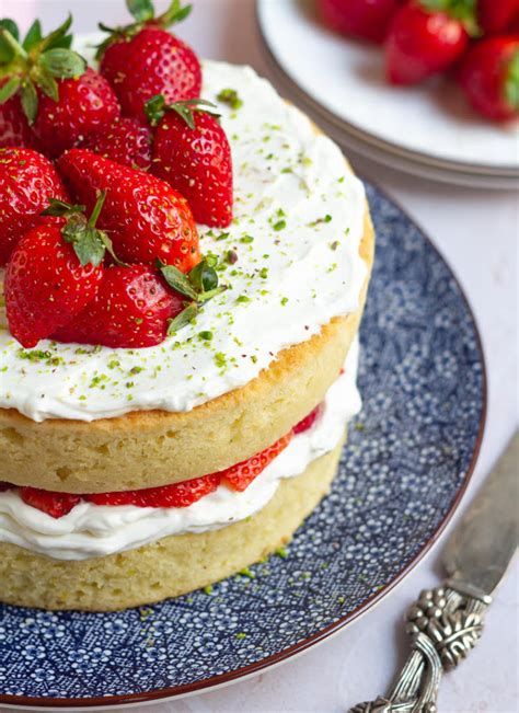 Victoria Sponge Cake Strawberry Victoria Sponge Cake Recipe