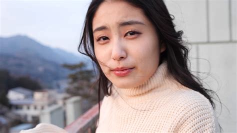 慰めの唇 トロたん bikini model jp