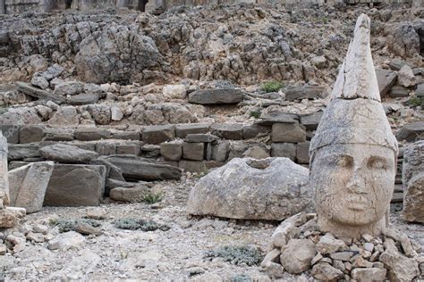 Turqu A La Terraza Este De Nemrut Dagi Monte Nemrut Donde En El