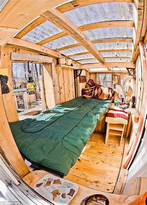 Tiny House Living: $200 Microhouses Built with Scavenged Stuff | Decoist