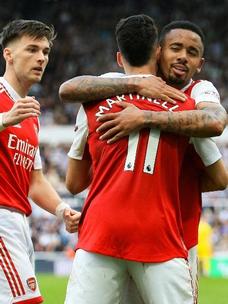 Inglês Arsenal Vence Newcastle Fora De Casa E Segue Na Cola Do City