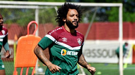 Ap S Susto Marcelo Treina Sem Restri Es No Fluminensejogada