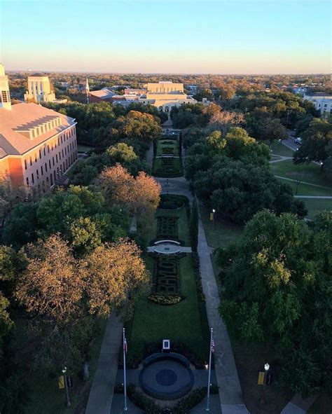 Birds Eye View Of Baylor Universitys Founders Mall Baylor