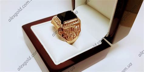 Золотой перстень мужской с камнем оникс/ мужские кольцо печатки AlexGold