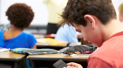 Proibição De Celulares Nas Escolas Grupo De Trabalho é Formado Pelo