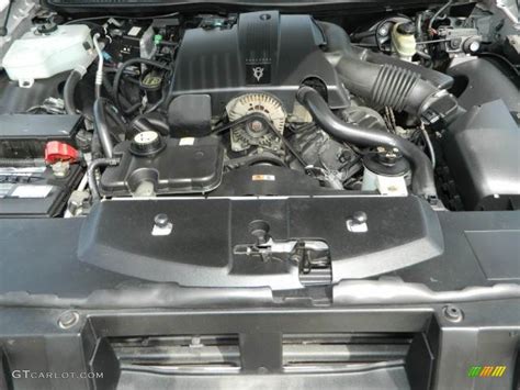 2003 Lincoln Town Car Signature 46 Liter Sohc 16 Valve V8 Engine Photo