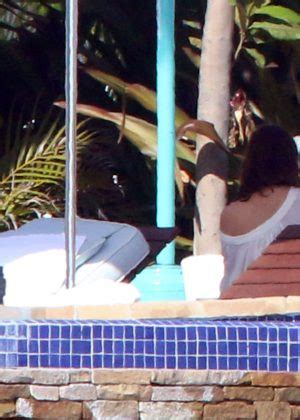 Jennifer Aniston In Blue Bikini Celebrates Her 48th Birthday In Los