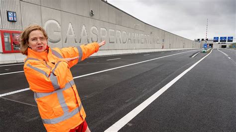 Van Nieuwenhuizen Stapt Op Als Minister Van Infrastructuur Om Nieuwe