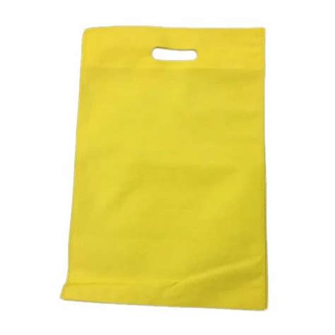 Red D Cut Non Woven Shopping Bag Capacity 5kg Thickness 60 Gsm At