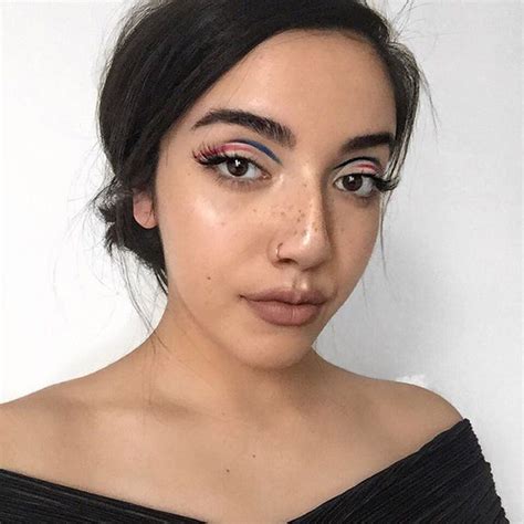 Floating Eyeliner Looks That Slay For The Holidays Eyeliner Looks