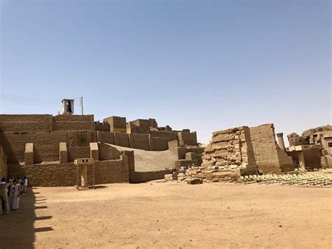 Grounds Temple Of Horus At Edfu Edfu Ag Egy The Temple Flickr