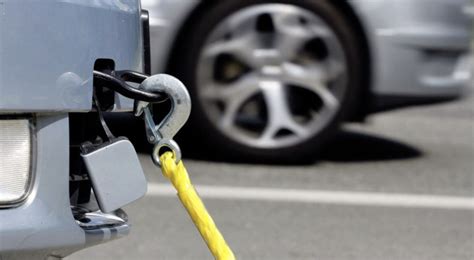 Как правильно буксировать автомобиль?