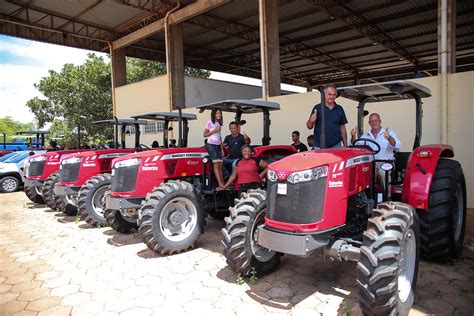 27 11 23 Entrega de Maquinários para agricultura familiar Flickr