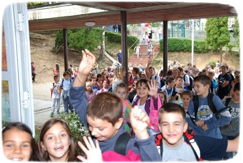 Школа и двориште | ОСНОВНА ШКОЛА "СТАРИ ГРАД" УЖИЦЕ (Primary school ...