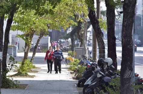 建國三路三民國小通學步道改善 讓上下學、購物的民眾通行更安全舒適