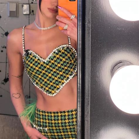 Dua Lipa Flaunts Her Sexy Athletic Abs Photos Video The Fappening