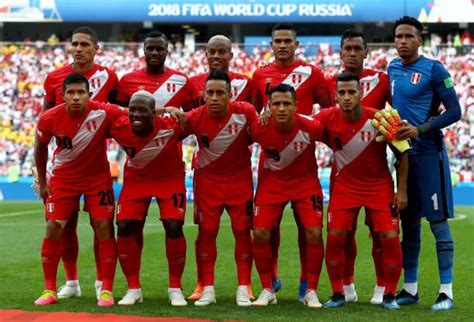 The Peru Team Line Up Prior To Kickoff During The 2018 Fifa World Cup Fifa World Cup Fifa