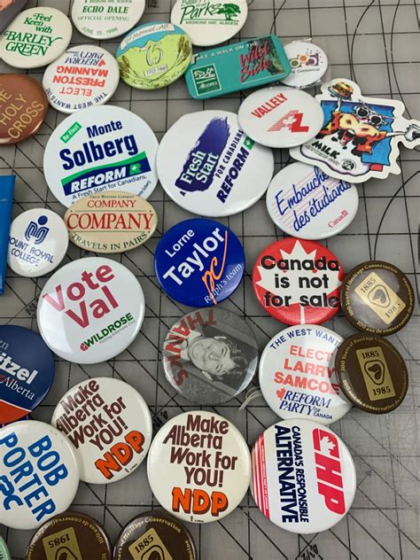 Lot Of Vintage Pin Back Buttons Mostly Political Schmalz Auctions