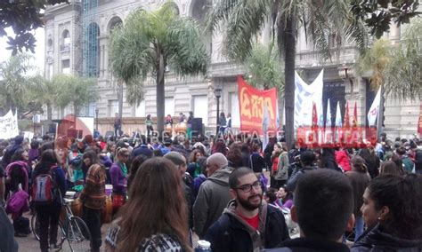 Niunamenos Santa Fe Grit En Plaza De Mayo