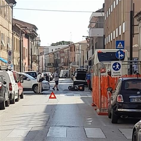 INCIDENTE IN CORSO GARIBALDI TRAFFICO IN TILT CivitanovaLive