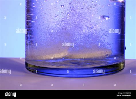 Bicarbonate Of Soda Dissolving In Water Stock Photo Alamy