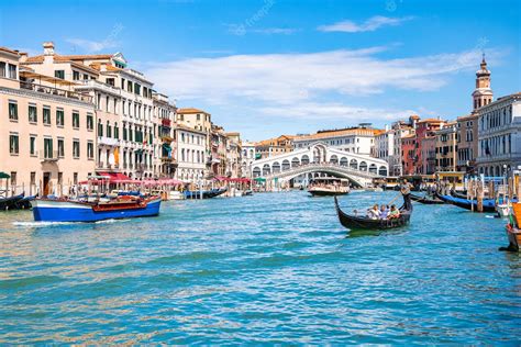 Premium Photo Traditional Gondola Near World Famous Canal Grande And