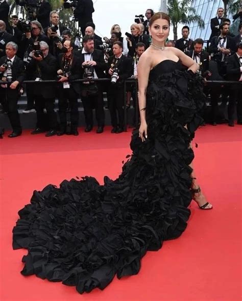 Urvashi Rautela Looks Glamorous In Black Gown At Cannes 2022 See The