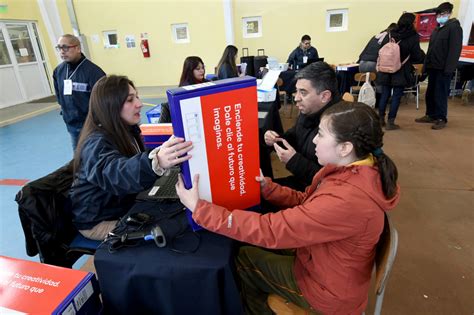 Estudiantes Municipales De Temuco Fueron Beneficiados Con Entrega De