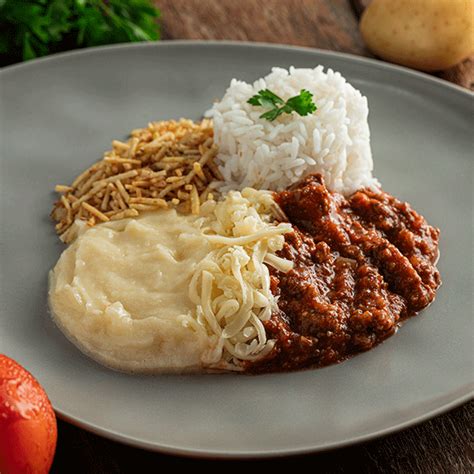 Escondidinho De Carne Mo Da Queijo Ralado Arroz Branco E Batata