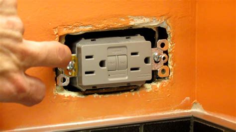 How To Fix Loose Electrical Outlets