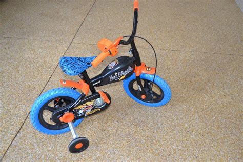 Bicicleta Aro 12 Caloi Hot Wheels preta Carrinho de Bebê Caloi Usado 2616139 enjoei
