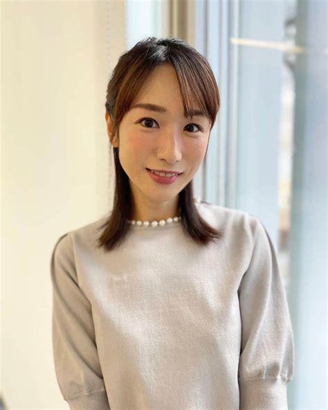 堂真理子さんのインスタグラム写真 堂真理子instagram 「本日の「ワイド！スクランブル」の衣装は、 ☆ニット スカート