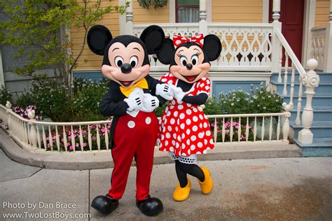 Mickey And Minnie Mouse Disneyland Paris August 2015 Vis Flickr