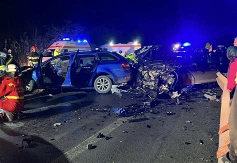 FOTO Şase victime între care şi un copil de 5 ani într un accident