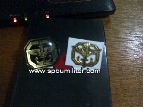 Pin Baju Garuda Bulat Fullgold Spbu Militer