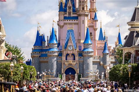 Disney World Repaints Cinderella Castle Sun Damaged Spires Following