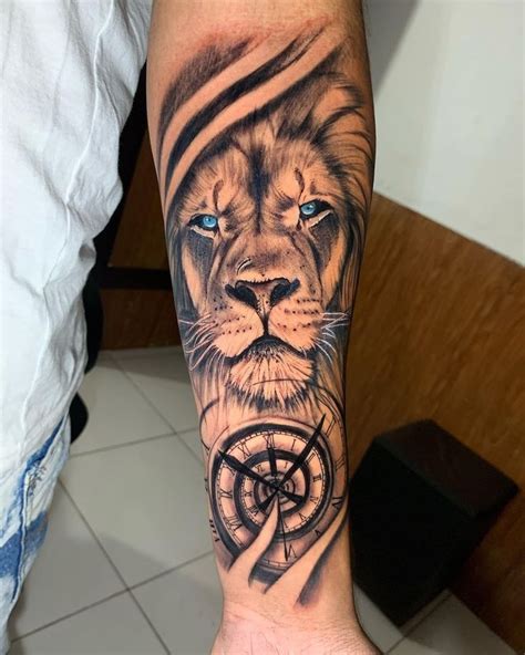 A tatuagem de leão pode ser tatuado em qualquer lugar do corpo e para