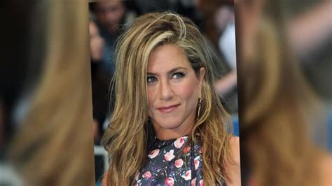 Jennifer Aniston Im Bl Mchenkleid Prosieben