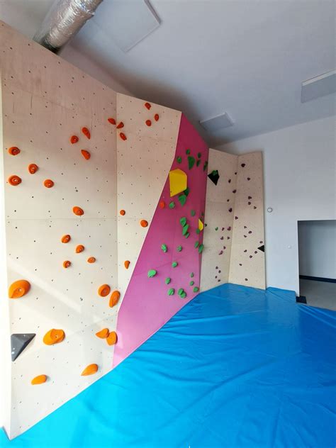 Boulder for the Primary School in Toruń, Poland | Gatowalls