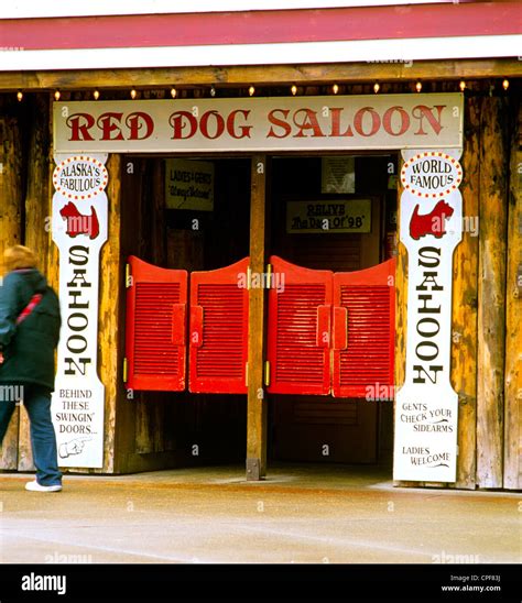 Saloon doors hi-res stock photography and images - Alamy