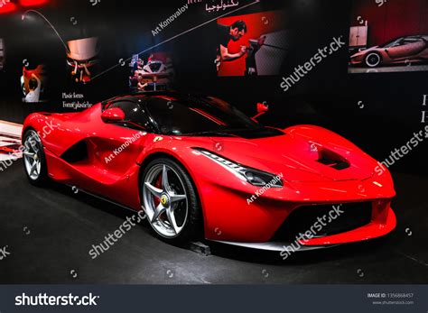 Laferrari Red