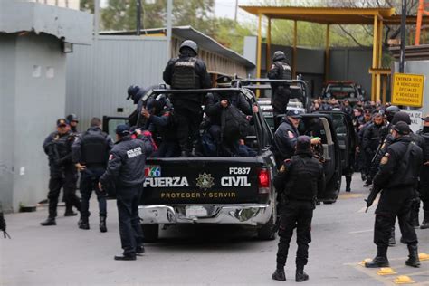 Policías de la Fuerza Civil de Nuevo León son emboscados asesinan a