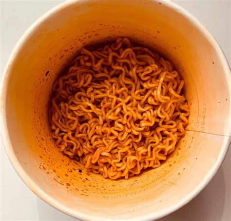 Youtubeで話題！ 韓国の激辛麺「ブルダッグ」シリーズを食べたら胃が燃えた Jj