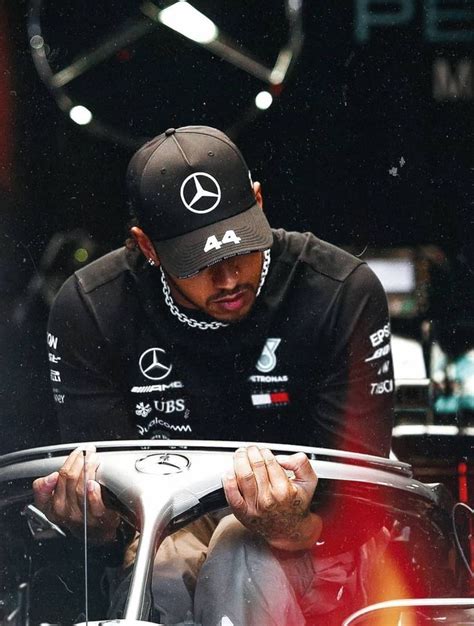 Pin De Assie22 En Lewis Hamilton 2019 🌞 Carreras De F1 F1 Wallpaper