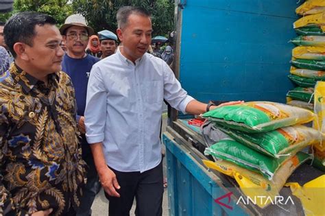 Pj Gubernur Jawa Barat Pastikan Harga Beras Di Pasar Murah Di Bawah Het