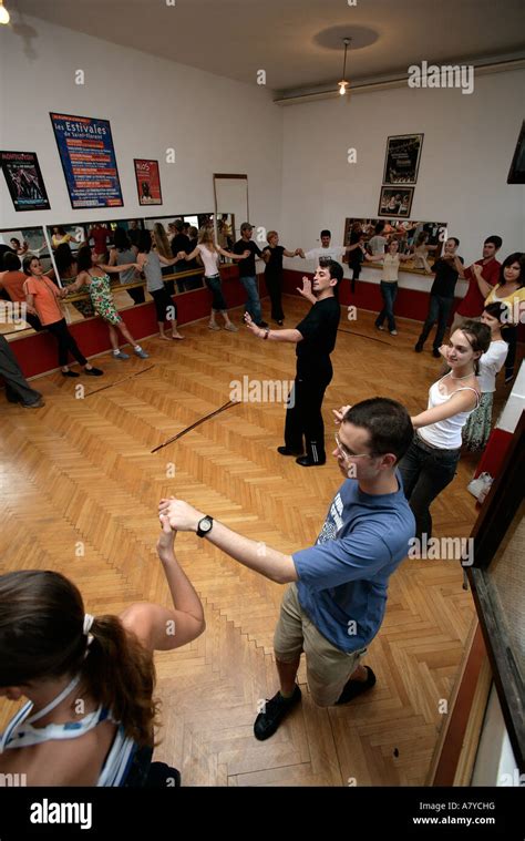 Serbian traditional Kolo dance class at Abrasevic dance Stock Photo - Alamy