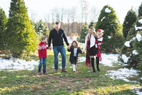 Christmas Tree Farm Photoshoot - The Samantha Show- A Cleveland Life ...