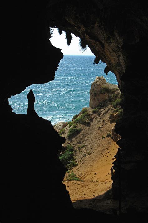 Gibraltar S Neanderthal City Offers Glimpse Into Life Of Humans