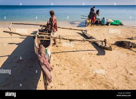 Vezo Fishermens In The Lagoon Of Ifaty Southwestern Madagascar Stock