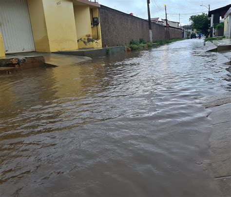 Forte chuva deixa vários pontos alagados em Picos Portal Tô de olho